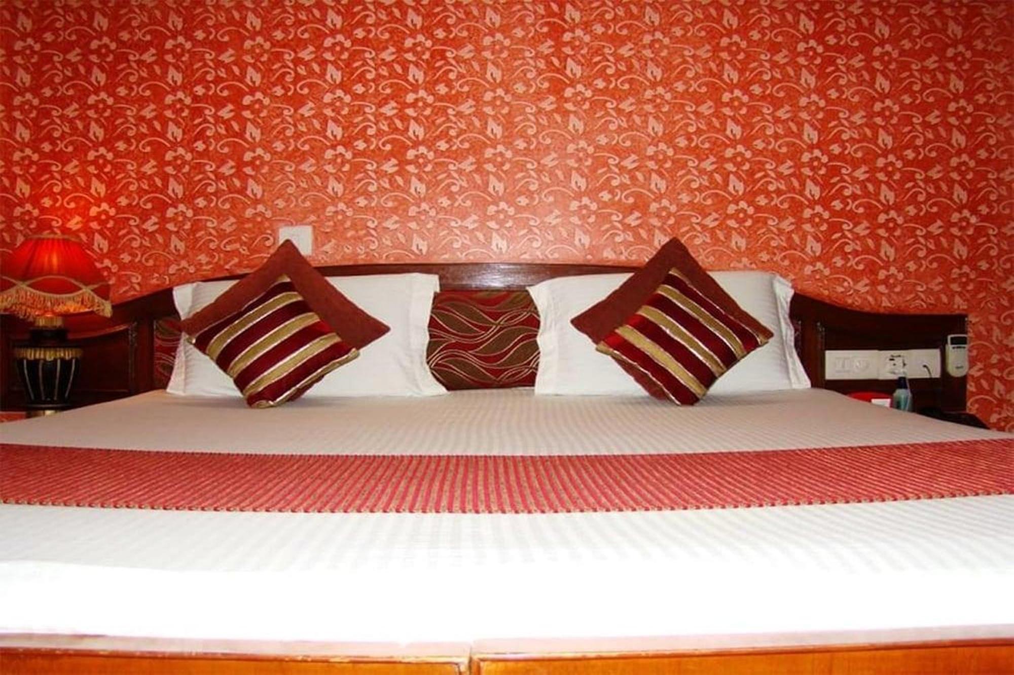 Hotel Indraprastha Delhi  Exterior photo